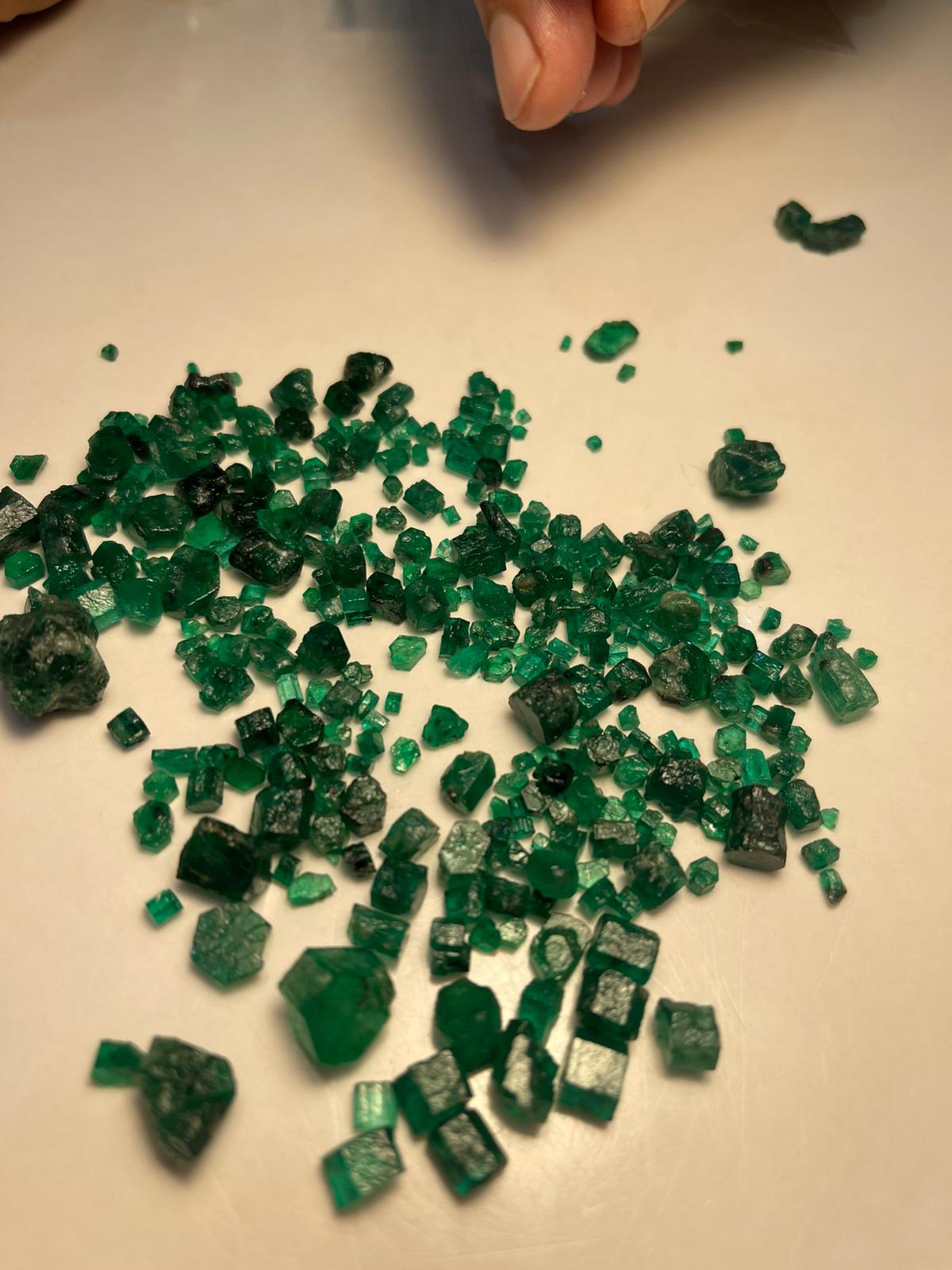 Buy These Facet Grade Rough Emerald To Add In Your Collection
