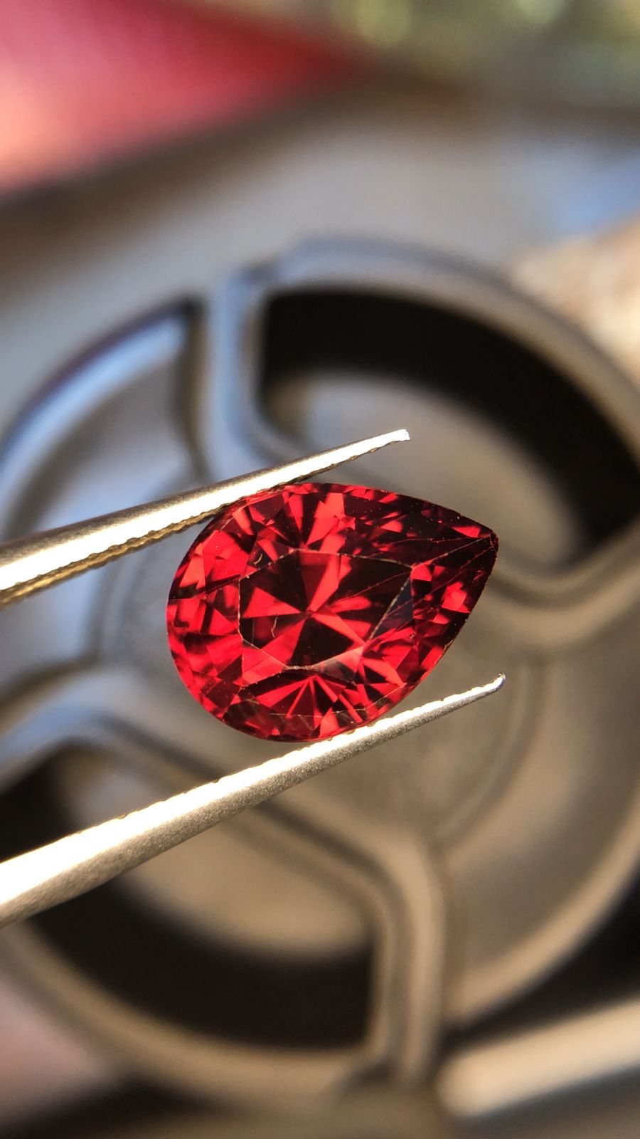 Natural rhodolite garnet