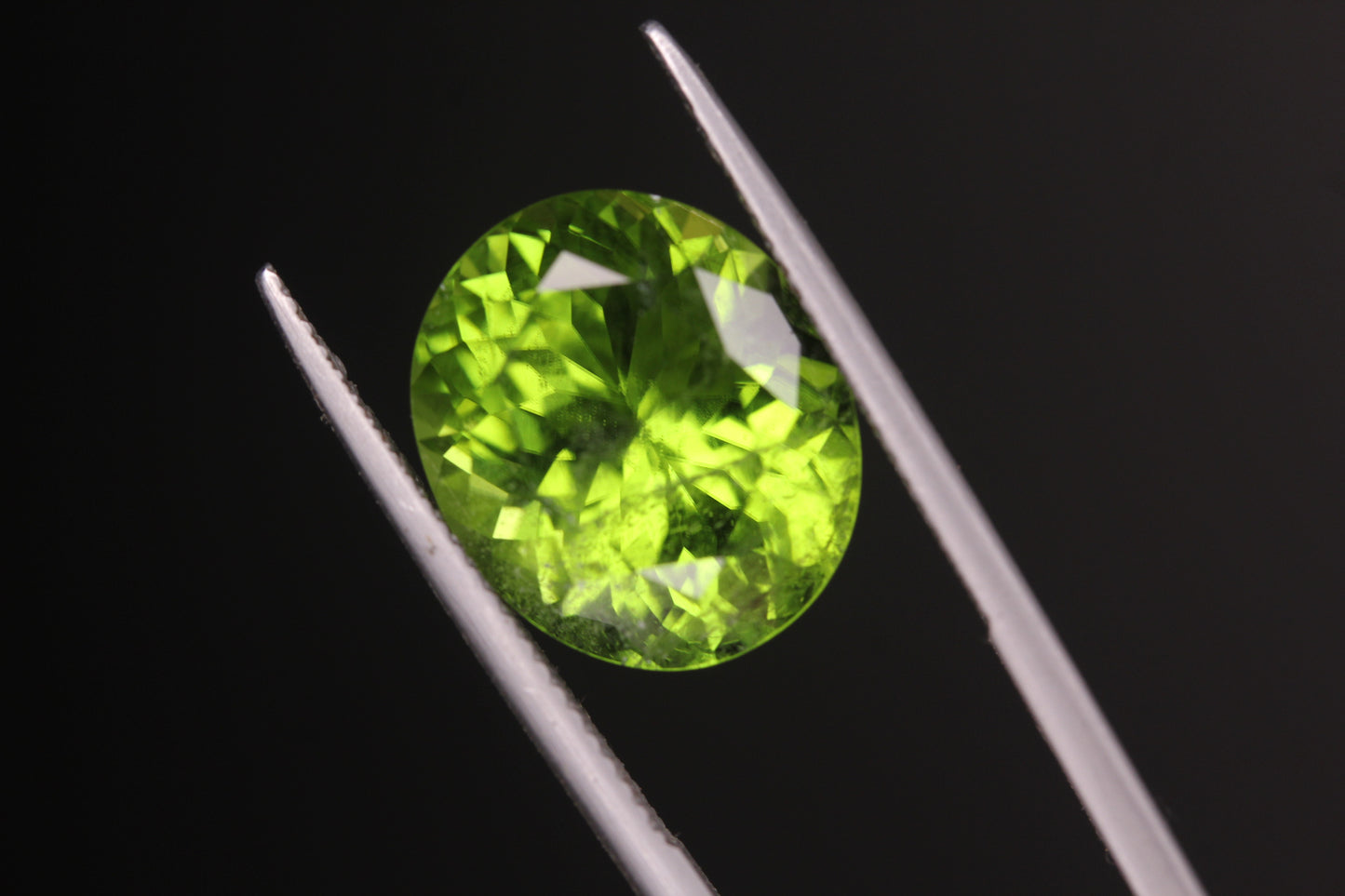 11 Carat Oval cut Peridot Loose Stone