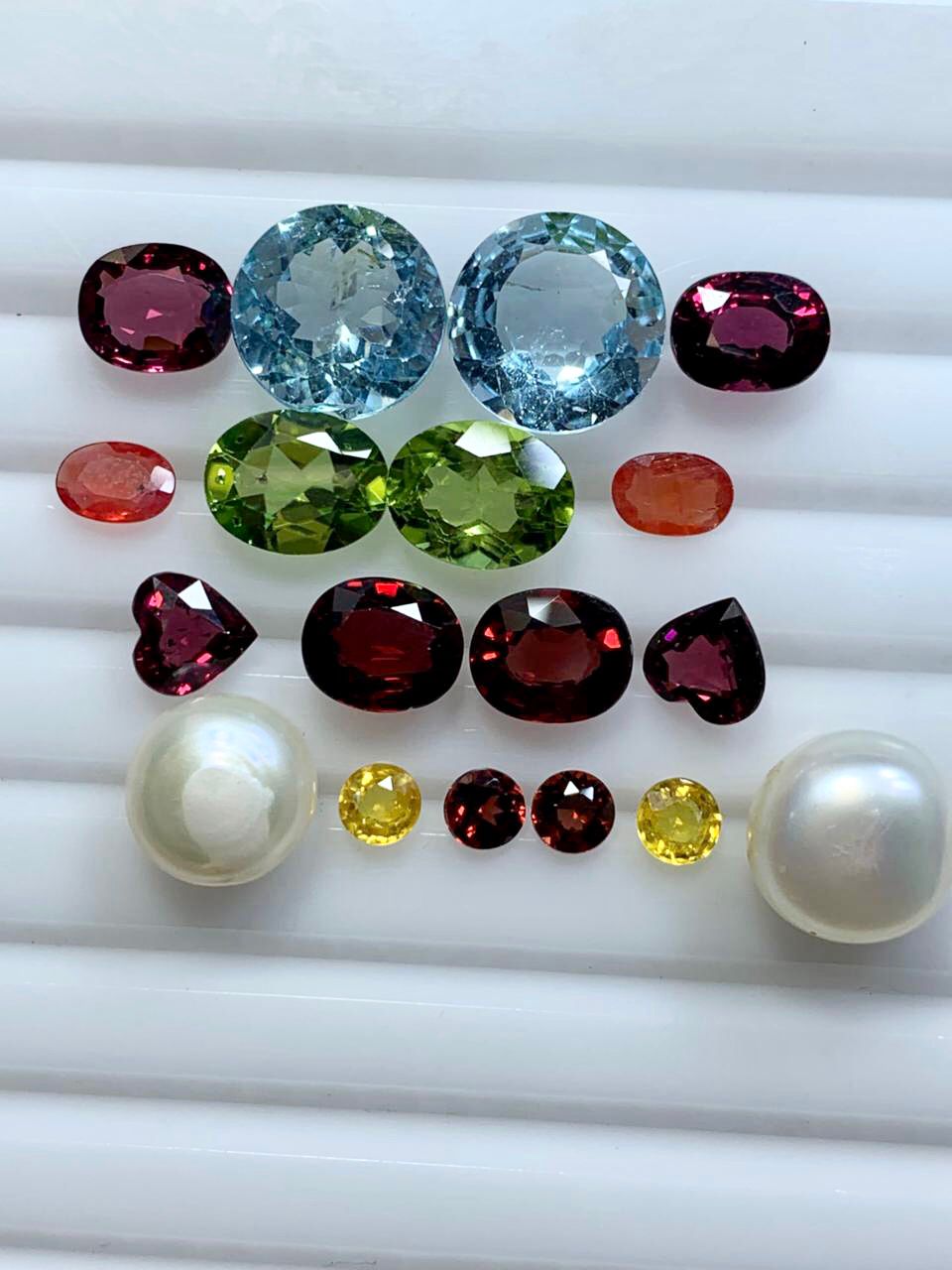 Faceted peridot loose