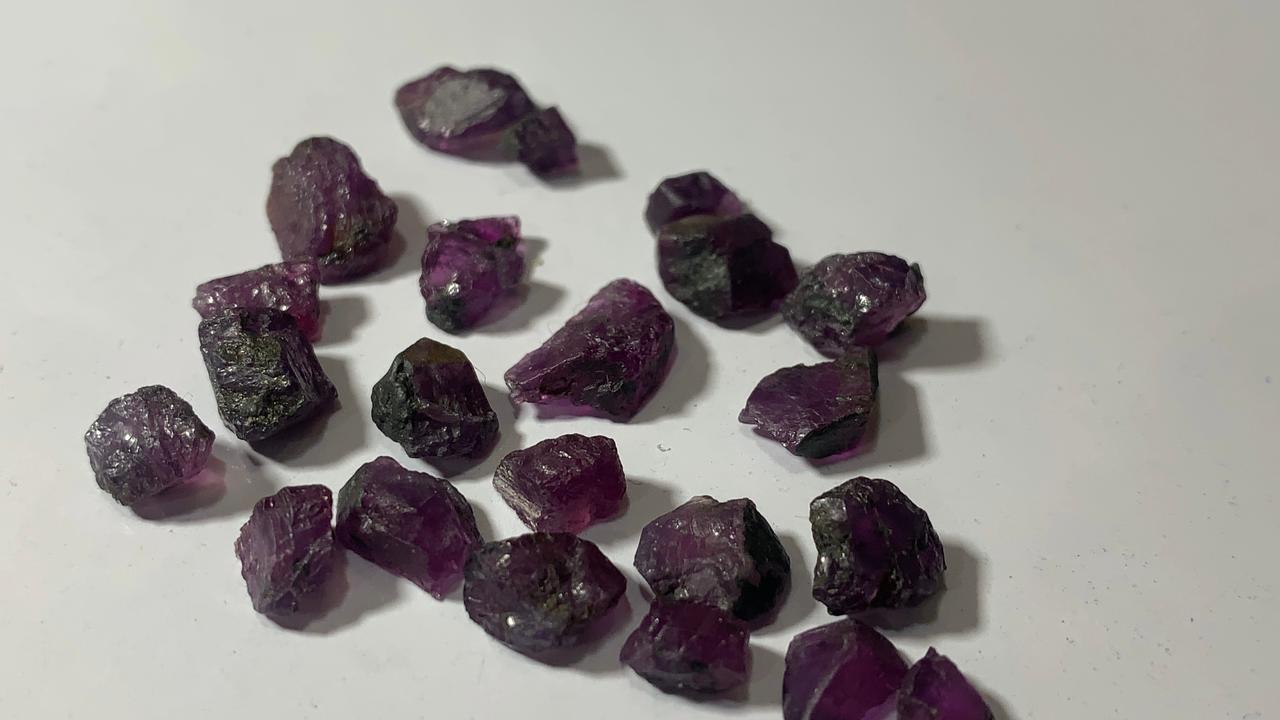 Check Out This Natural Purple Kashmir Sapphire 