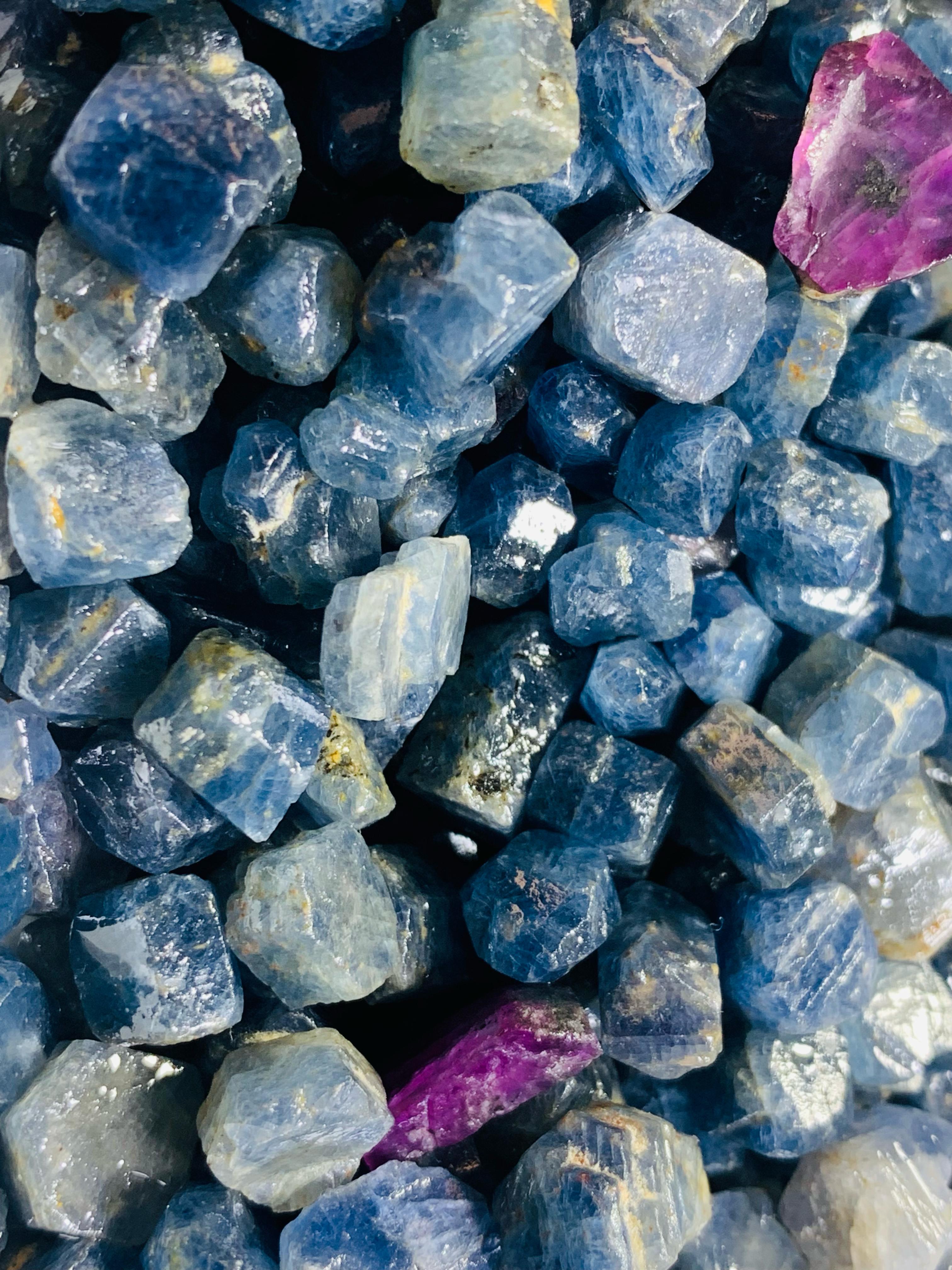 Sapphire for carving

