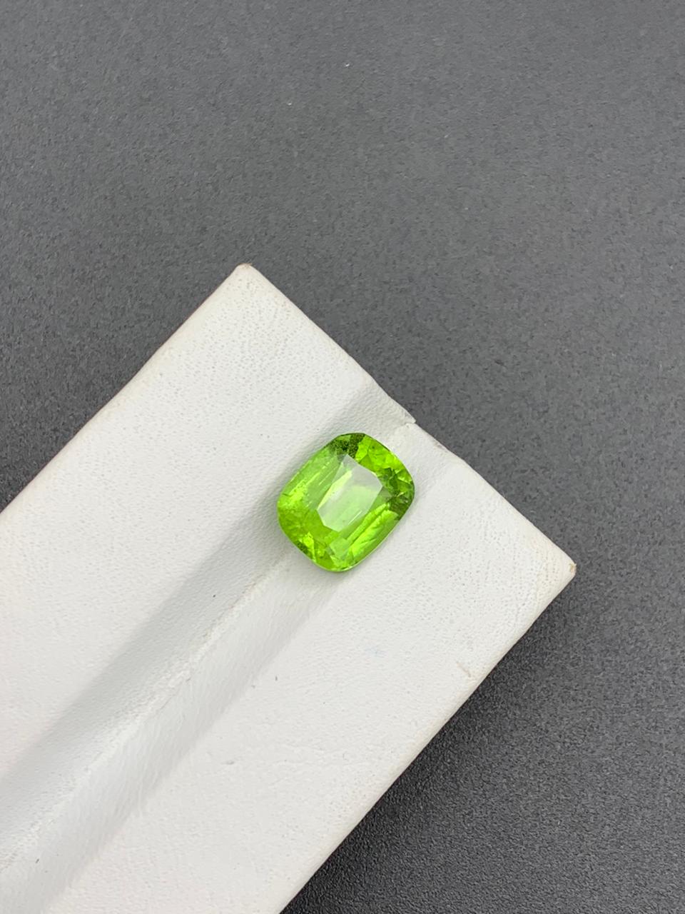 peridot loose gem