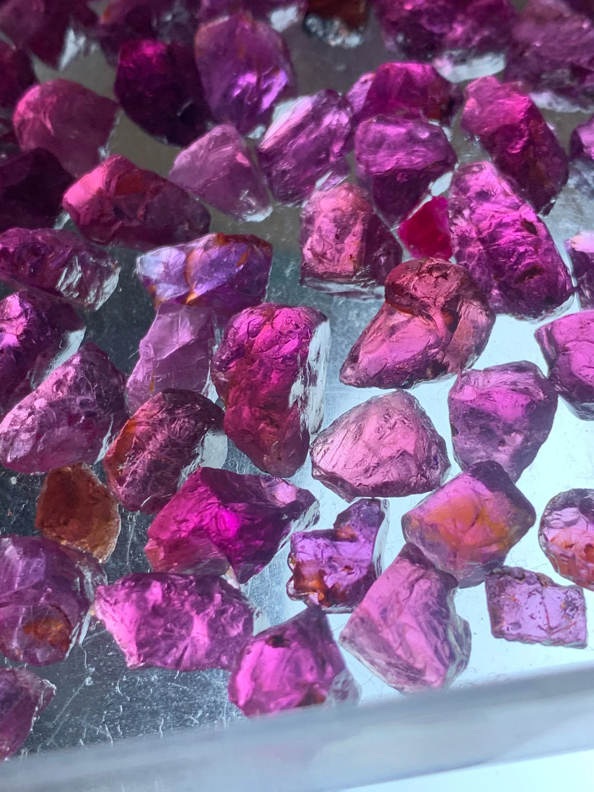 gem quality rhodolite rough